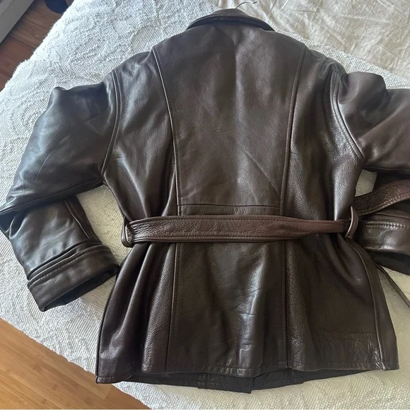 Vintage Brown Leather Women's Jacket - Picture 3 of 5
